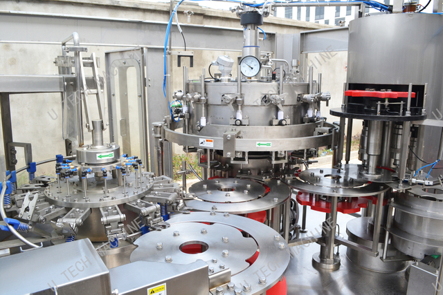 آلة تعبئة المشروبات الغازية 2500BPH