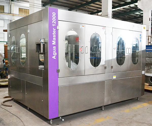 نيجيريا 10000BPH مصنع تعبئة المياه المعدنية زجاجة صغيرة