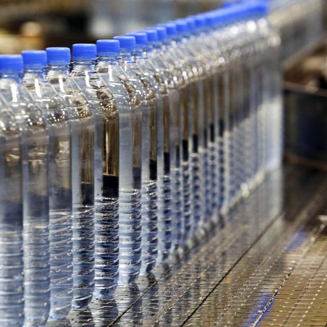 خطوات إنتاج المياه المعبأة