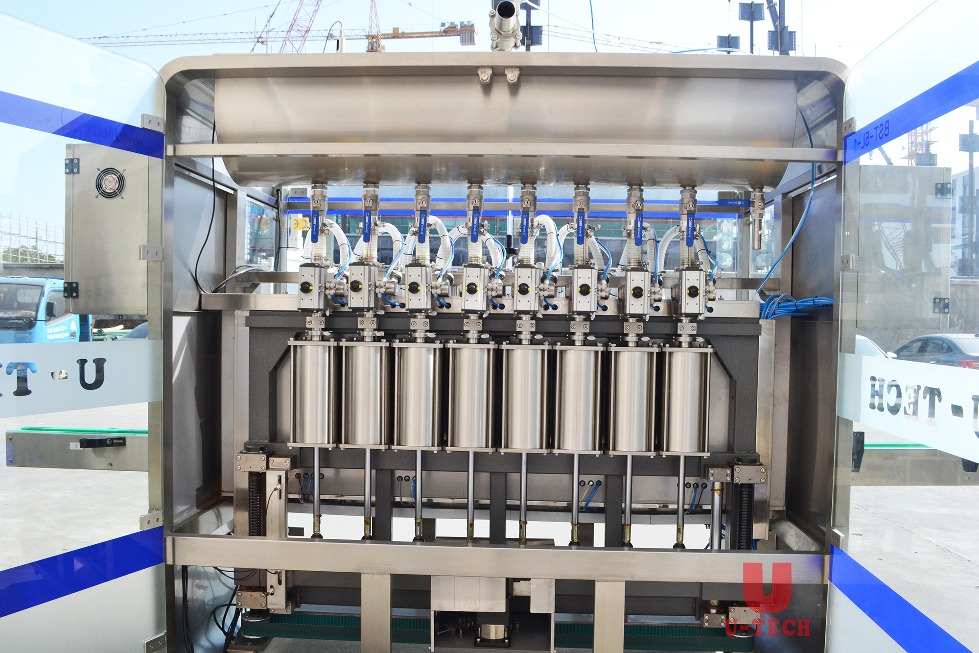 6000BPH Automatic1-5L مكبس زجاجة HDPE جرة سطل المحرك زيت المحرك السائل ملء آلة الختم